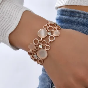 1 Stylish Gold Bracelet for Women High End Luxury Atmospheric Design Lightweight Hollowed Out Style