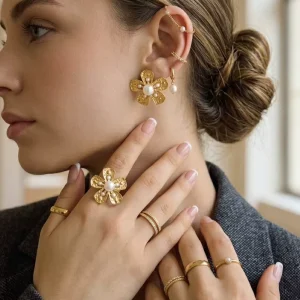 18K Gold Plated Hammered Flower Pearl Stud Earrings Waterproof Stainless Steel Jewelry for Women Gift