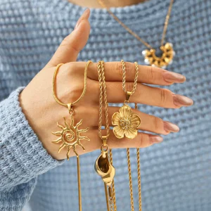 18K Gold Plated Stainless Steel Necklace Women Fashion Flower Pendant Western Style Jewelry Accessories Non Tarnish Waterproof