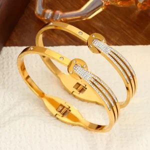 18k Gold Plated Bracelets for Fashionable Women That Do Not Fade and Stainless Steel Bracelets