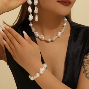 1Set Elegant Imitation Baroque Irregular Pearl Chain Pendant Necklace Earrings and Bracelet Set Light Luxury Jewelry