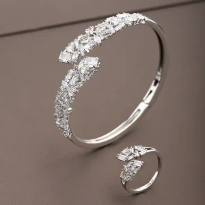 A set of fashionable cubic zirconia geometric inlaid bracelet and ring set suitable for ladies to wear at weddings and parties