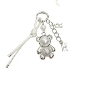 AM Pearl Bear Keychain Letter Bag Charm Exquisite High end Phone Chain Accessory Phone Strap