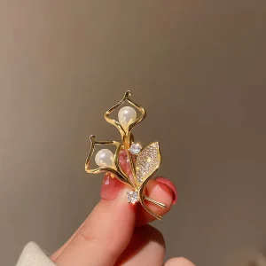 All Match Fashion Simple Clothing Pearl Zircon Lily Flower Brooch Fashion Jewelry Brooches