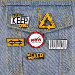 Arrow Sign Decorative Lapel Pins Funny Time Clock Enamel Pin Clothes Jewelry Accessories Brooch Badge Metal Alloy Pin for Friend