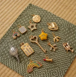 Assorted Charms Accessories Cute Cartoon Star Rainbow Heart and Key Designs Shoelace Decorative Pendants