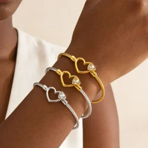 B068 Titanium Steel PVD 18K Gold Plated Zircon Heart Shaped Horseshoe Buckle Bangle Bracelet for Women