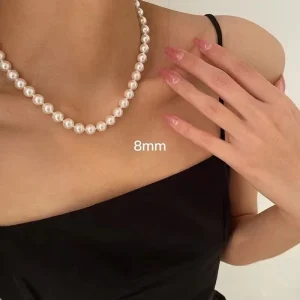Bestselling Korean Style Vintage Pearl Necklace for Women High End Instagram Style Simple Elegant Pearl Choker with Alloy