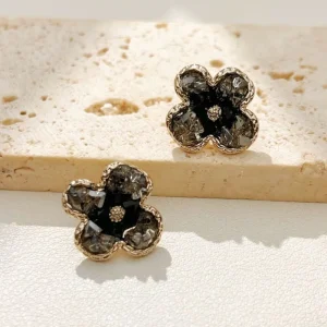 Black Crystal Small Flower Earrings Fashionable and Versatile Flower Earrings High end Ear Studs
