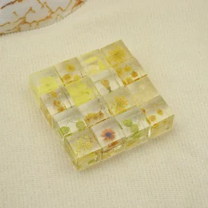 Block Shaped Glue Dried Flower 3D Resin Pendant DIY Creative Geometric Resin Jewelry Accessory Fashion Pendant Accessories