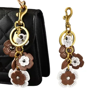 Boho Pu Leather Accessory Keychain Portable Key Ring Charm for Women Wallet Pendant Leather Leaf Flower Keychain for Woman