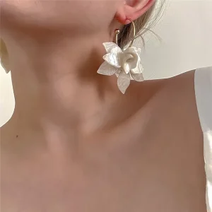 C Shape Metal Acrylic Petal Earrings European American Style Personalized Fashion Stud Earrings Ladies Girls Travel Accessories