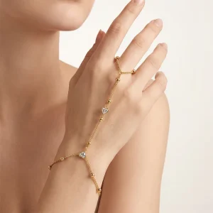CLIORO Stylish Stainless Steel Hand Chain Hypoallergenic Comfort Daily Jewelry Accessories for Women Dating and Daily Outfits