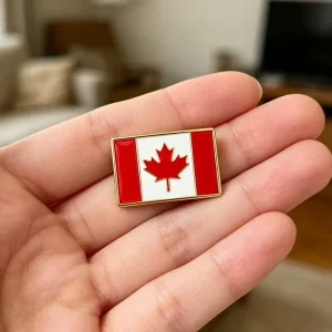 Canada Red Maple Leaf Versatile Fashion Commemorative Anniversary Alloy Dripping Oil Technique Brooch Unisex Clothing Accessory