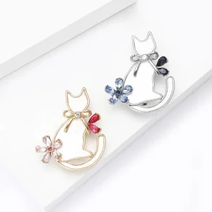 Cartoon Cute Diamond Plate Cat Brooch Metal Material Gold Plated Animal Shape Brooch for Clothing and Bags Accessories
