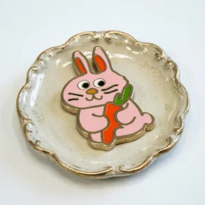 China Factory Fashion Brooches Designer Luxury Women Custom Enamel Minimalist Pin