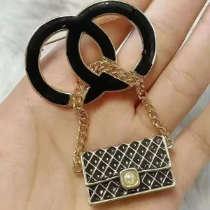 Classic Fashion Women Brooches Pins CC Brooches Suitable for Woman Parties