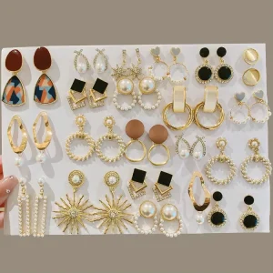 Classic Vintage Fashion Jewelry Stud Earrings Women Luxury Jewelry Designer Sense Trend Earrings