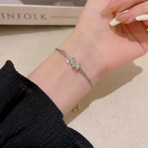 Classic Zinc Alloy Bracelet & Bangles with Crystal Silver Bow Charm Heart Design for Women Party Gifts
