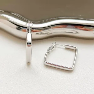 Cold and Stylish Square High end Earrings Are Fashionable Versatile and Niche Design Accessories