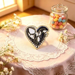 Cool Plated 3D Alien Monster Lapel Pins for Backpack Brooch on Clothes Women Men Soft Enamel Pin Badges Jewelry Accessories