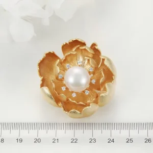 Copper Color Encrusts Round Diamond High grade Luxury Fashion Brooch Pins Unisex Party Precious Metal Alloy Freshwater Pearl