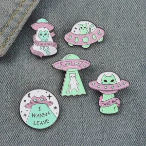 Creative Alien Cat Spaceship Alloy Brooch Cartoon Cat Backpack Badge Personality All-match Backpack Clothing Accessories