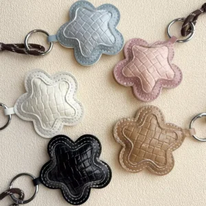 Creative Cute PU Leather Flower Keychain Fashion Portable Key Chain Bag Chain Accessories Luxury Bag Ornament