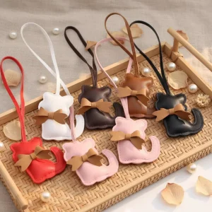 Creative Faux Pendant Strap Luxury PU Leather Cat Keychain with Handbag Hanging Tag Fashion Accessory Bag Charms Gift Idea