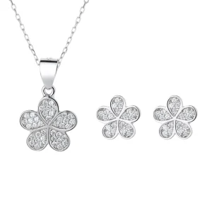 Creative Lovely Floral Pendant With Beautiful Floral Earrings