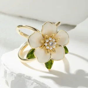 Creative Retro Fashion Jewelry Gardenia Flower Decorative Scarf Ring Copper Scarf Buckle for Women