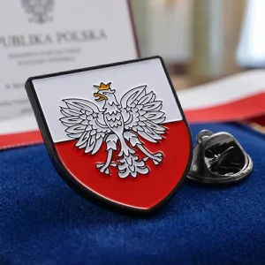 Crowned Polish White Eagle Red White National Flag Alloy Metal Pins Custom Travel Souvenir Gift Enamel Pins Personnalisés Logo