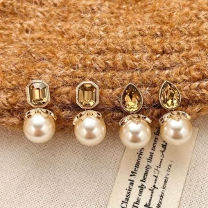 Crystal Pearl Earrings Brass Fashionable and Niche Light Accessories