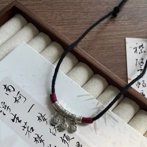 Curved Pipe Pull string Black String Necklace for Women Vintage and Fashionable Accessory