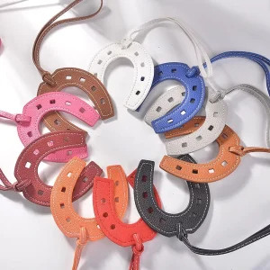 Custom Creative Gifts Leather Horseshoe Keychain Decoration U shaped Basket Hanging Key Pendant Leather Horseshoe Bag Charm