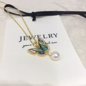 Custom Freshwater Pearl Butterfly Pendant Necklace Abalone Shell Gold Plated Chain Women Jewelry OEM ODM Bulk Supplier