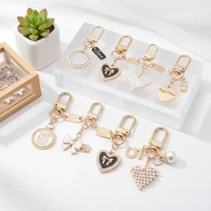 Custom Gold Plated Metal Keychain Pearl Heart Bow Enamel Charm Fashion Pendant Bag Jewelry Keyring Promotional Gift