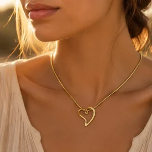 Custom Jewelry Gold Stainless Steel Curved Heart Pendant Snake Chain Necklace Minimalist Jewelry for Women Daily Accessories
