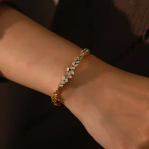 Custom Luxury Women Gold Full Baguette Zircon Wavy Open Cuff Bangle 316L Stainless Steel Sparkly Wedding Party Bracelet