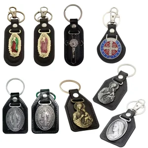 Custom PU Leather Keyrings With 3D Relief Embossed Alloy Retro Vintage Badges Religious Keychains Factory Welcome Visit