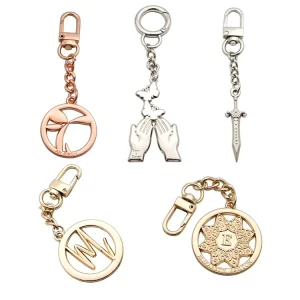 Custom Professional Vintage Strong Metal Waterproof Logo Hang Tag Handbag Gold Chain Keychain Luxury Purse Label Plate Bag