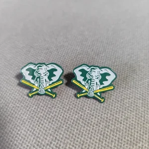 Customizable High Quality Souvenir Custom Logo Metal Hard Enamel Badge Fashion Jersey Decorative Lapel Pins for Clothes
