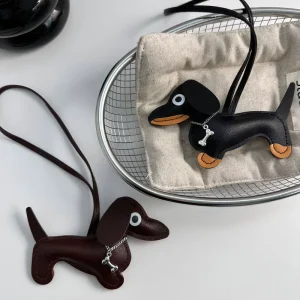 Cute Dachshund Dog Leather Keychain Bag Charms Puppy Animal Pendant Leather Dog Key Ring Handbag Backpack Ornament Fashion Decor
