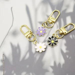 Cute Daisy Shape Zinc Alloy Pendant Summer Small Car Keychain Bag Decorative Gift