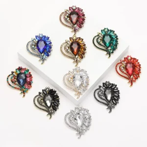Designer Wedding Brooches Fashion Jewelry Brooch Lapel Pins Women Heart Shape Rhinestone Brooch Decoration Badge for Women Gifts