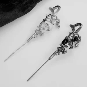 Ear Piercing Moon Sword Gothic Black Clip Earrings Ear Cuff Star Accents Punk Single Ear Wrap Earring for Women Vintage Jewelry