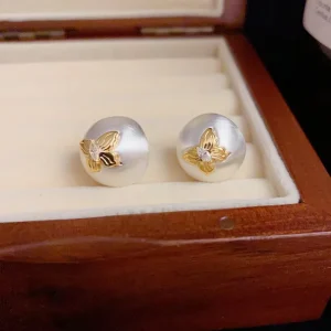 Elegant Butterfly Stud Earring Luxury Copper Round Jewelry Insect Series Diamond Earrings Women Fashion Jewelry
