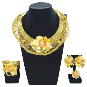 Elegant Openwork Floral Bridal Jewelry Set Gold Large Necklace Set Suitable for Matching Wedding Dresses MY18635