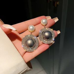 Elegant Pearl Encrusted Crown Stud Earrings for Women European American Retro Zinc Alloy Fashion Jewelry