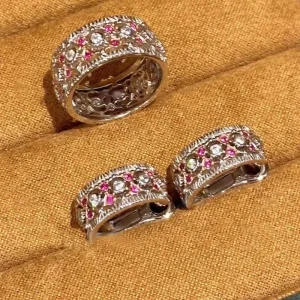 Elegant Retro Women’s Fashion Ring New Style Exquisite Light Luxury Versatile Trendy High End Ring with Simple Zircon Inlay